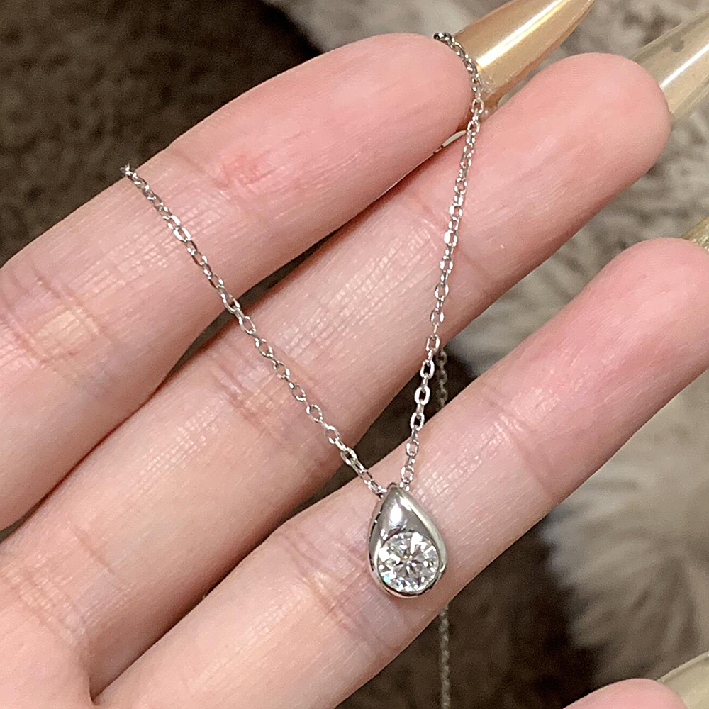 0.3/0.5CT Solitaire Diamond Mo - Bezels Set Pendant recensione e prezzo